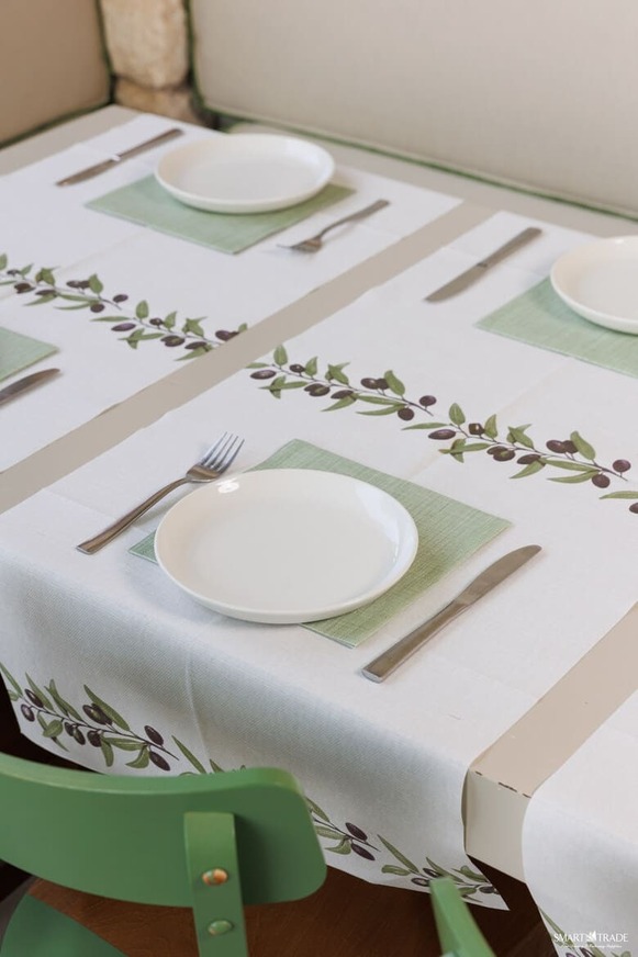 Plus Olivia ⫸ Airlaid Runner White with Olive Design- 120Χ48