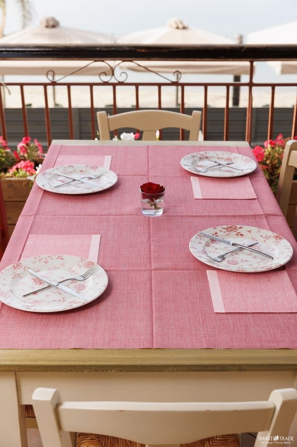Flem Bordeaux ⫸ Airlaid Tablecloth Pink